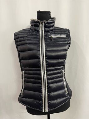 Skea Black Down Puffer Vest Women’s Size 8 Lightweight Warm Winter Vest